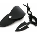 Peilis kabinamas ant kaklo